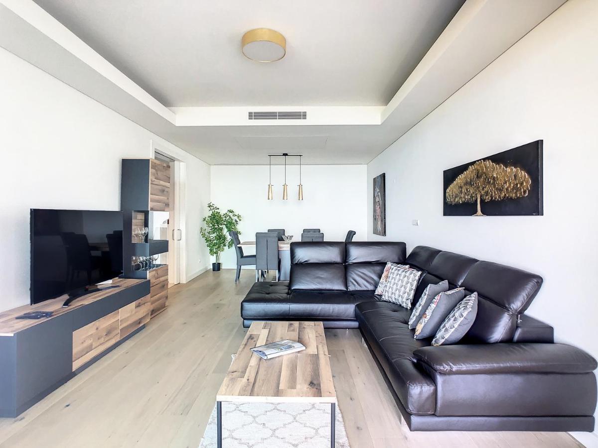 פונשל Over The Cliff Apartment By Lovelystay מראה חיצוני תמונה