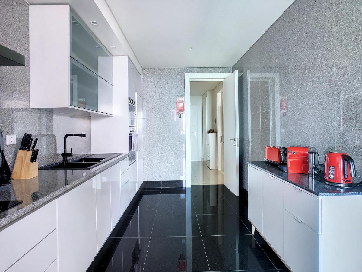 פונשל Over The Cliff Apartment By Lovelystay מראה חיצוני תמונה